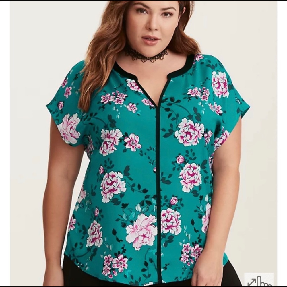 TORRID Floral Short Sleeve Blouse 🛑FINAL OFFER PRICE🛑